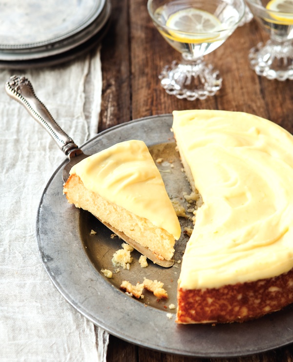 Lemon and Almond Streamliner Cake