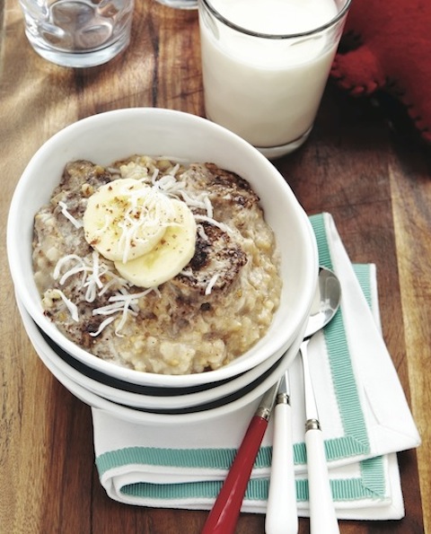 Slow Cooker Oatmeal with Coconut, Banana and Almonds