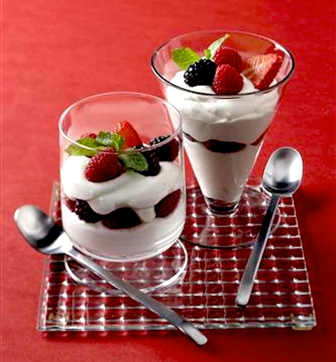 Vanilla Cream and Berry Parfaits