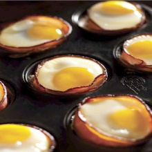 Baked Eggs with Spinach, Mushrooms and Cheese