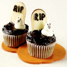 Ghosts in the Graveyard Cupcakes
