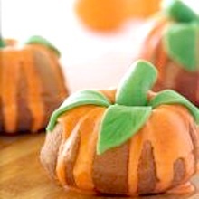 Mini Pumpkin Spice Cakes with Orange Glaze